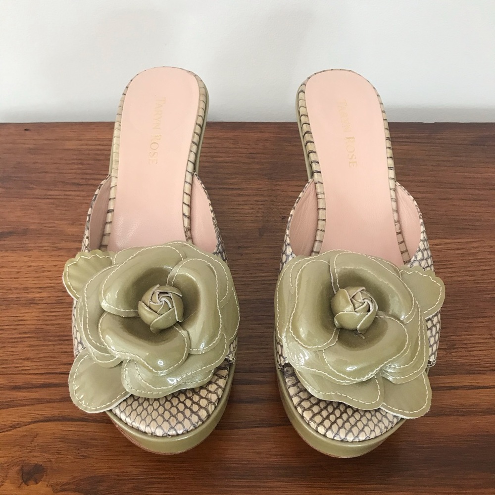 Taryn Rose platform flower Shayla slip on wedges 6.5
